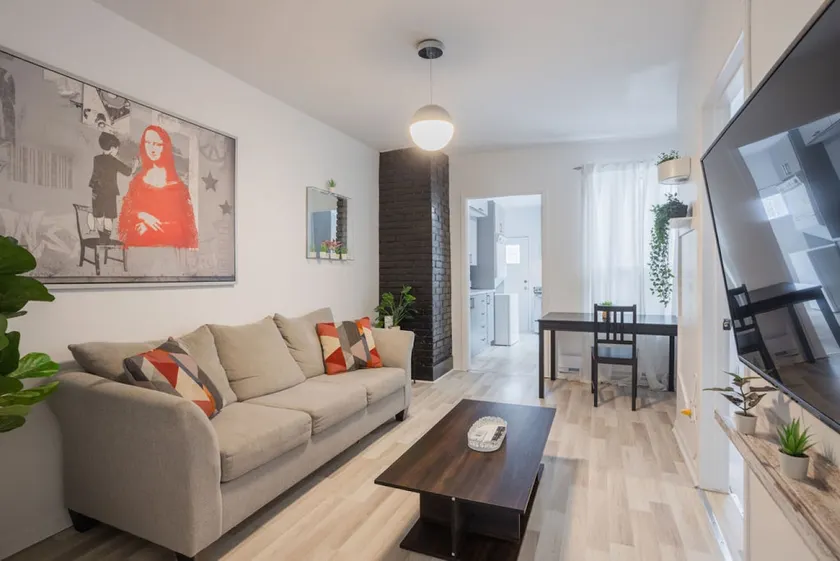 City Haven Stay | 4BR Stylish Getaway - Image 1
