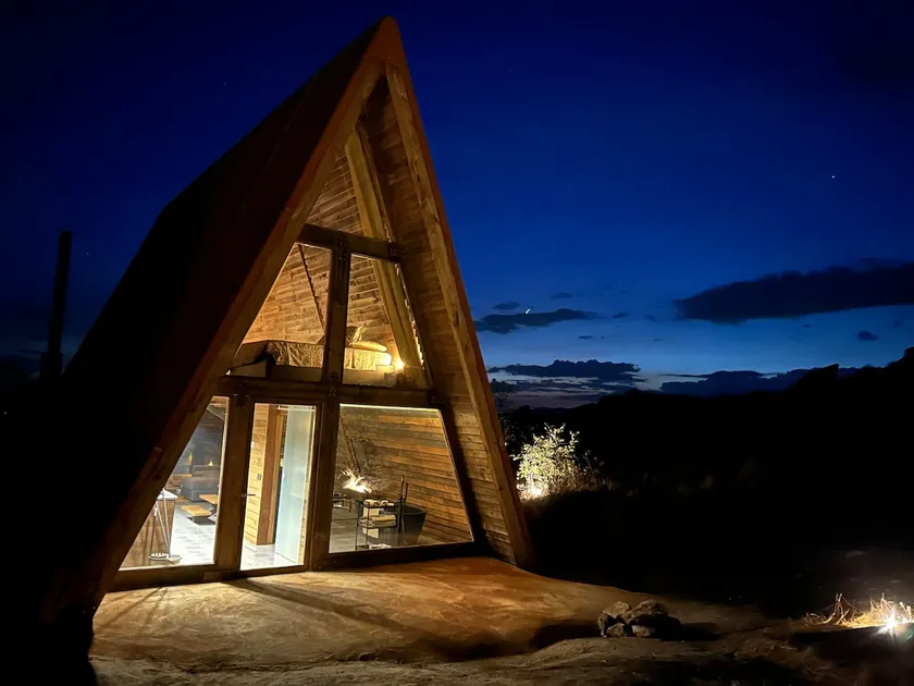 Cabin in Vera Black - Image 1