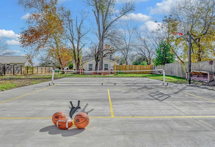 NEW! Pickleball Court & Firepit | 15 min to Baylor - Image 1