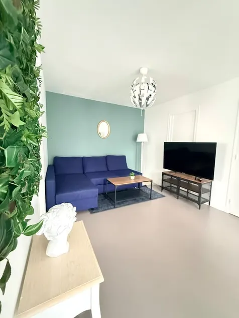 Comfortable 2 bedroom apartment - Image 1