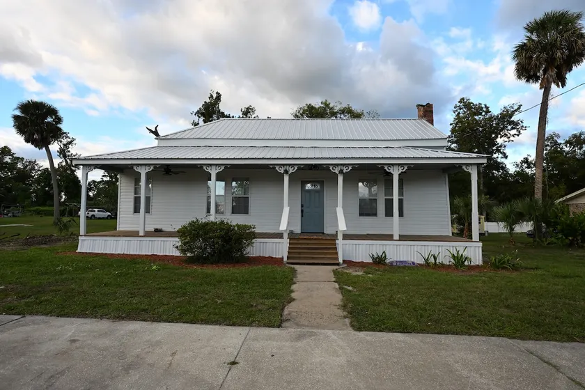 Historic 1903 home on Duval St in Live Oak, FL - Image 1