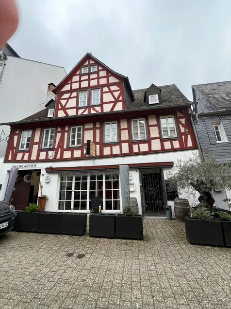 Charming attic in Limburg - with pizzeria - Image 1