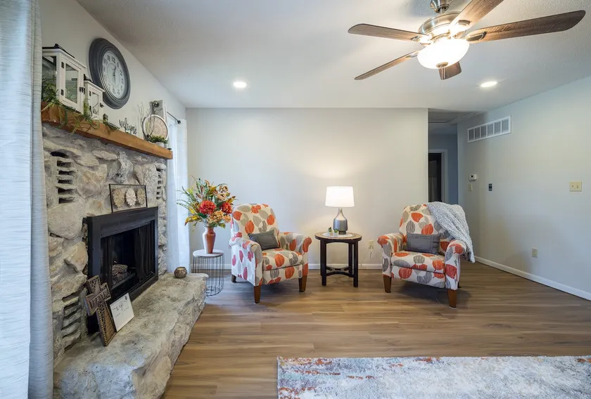 Spacious Home 15 min to Mizzou & Downtown Columbia - Image 1