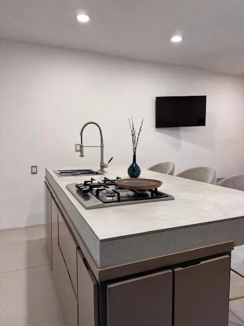 San Benito Work-Loft - Image 1