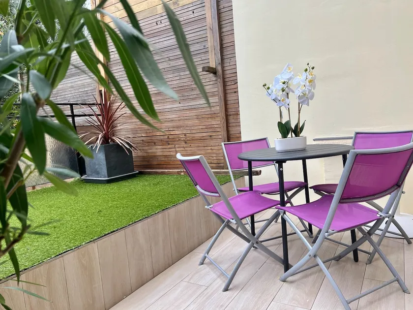 Cozy 2-Room Apartment with Terrace & Air Conditioning, Close to the Paris Metro - Image 1
