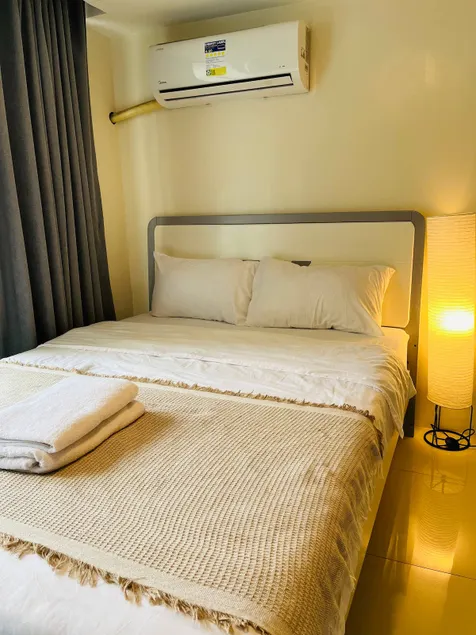 Walk to Ayala Parqal & COD | G10 Condo Gym Access - Image 1