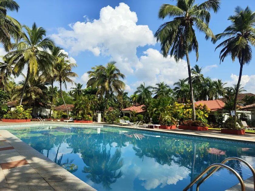 Grand 4BHK Luisa by the Sea - Image 1