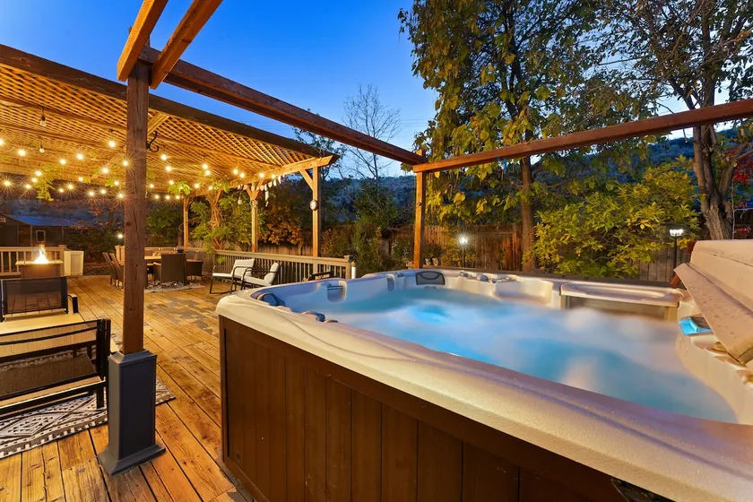 Iconic Retreat Basketball Court Hot Tub Game Loft - Image 1