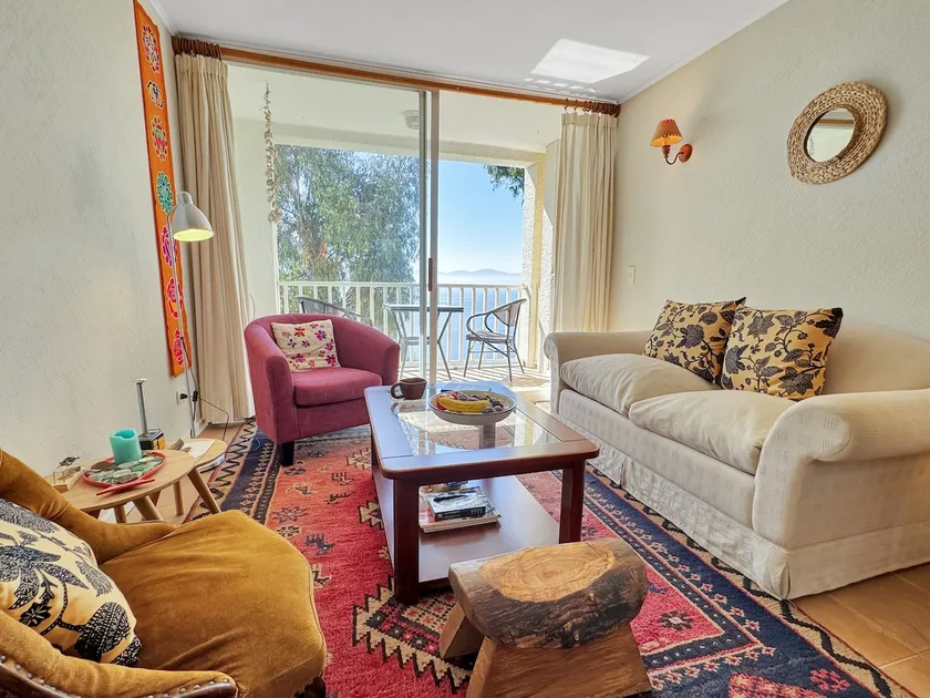 Panoramic Ocean View and 5-Star Service - Image 1