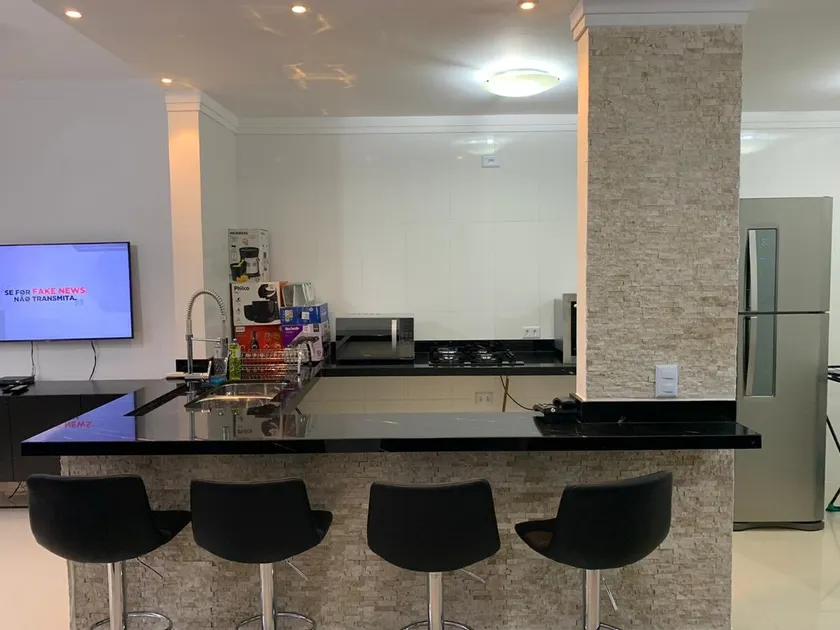 Pitangueiras Apartment A - Image 1