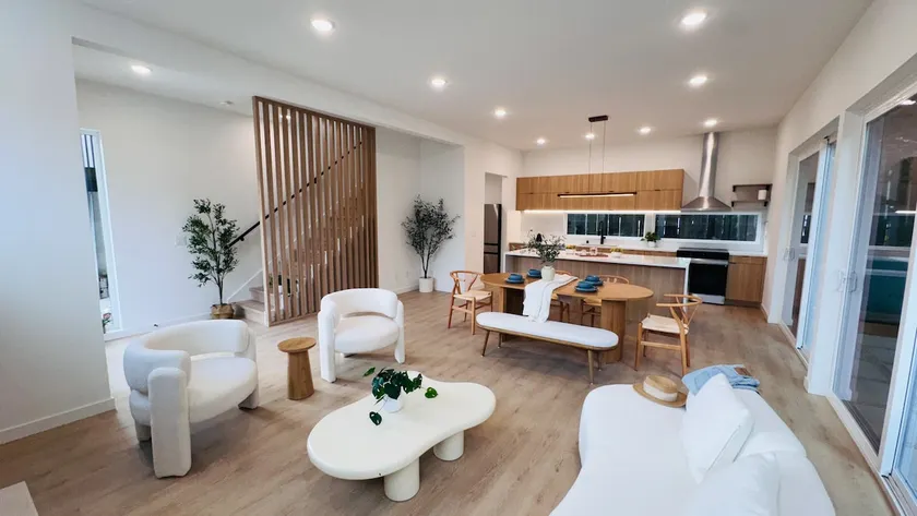 New Build 3BR Designer Home + SPA Bathroom - Image 1