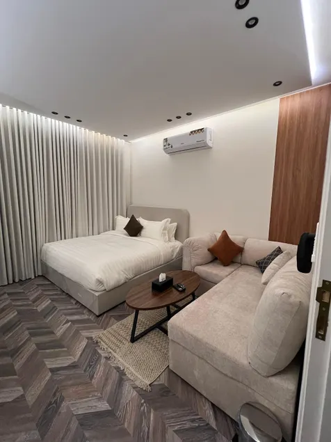 Modern Studio | w/60TV & Self Entry (109)دخول الان - Image 1