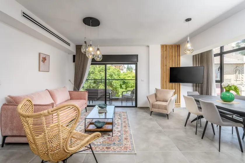 Luxurious 3Bedroom Apartment Emek Refaim Jerusalem - Image 1