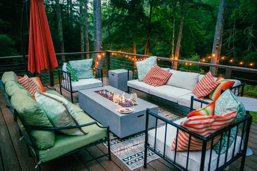 Riverside Retreat Near Ski Area w/ Gym, Hot Tub - Image 1