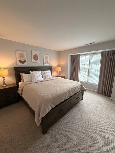 Cozy Family Townhouse • King Bed • Private Patio - Image 1