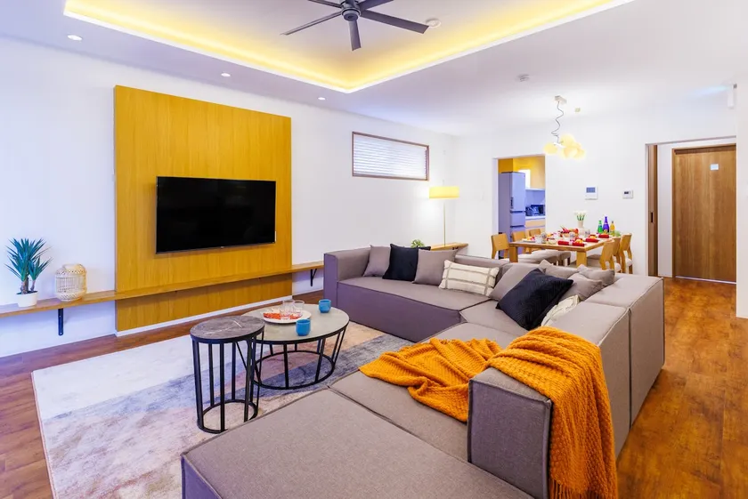 4 minutes by car to American Village Free parking included Accommodates up to 16 people Spacious house tocoa - Image 1