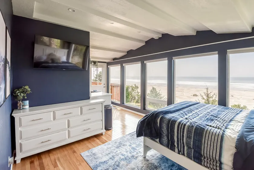 Siren's Suite * Ocean Front ADU * Beach Access - Image 1