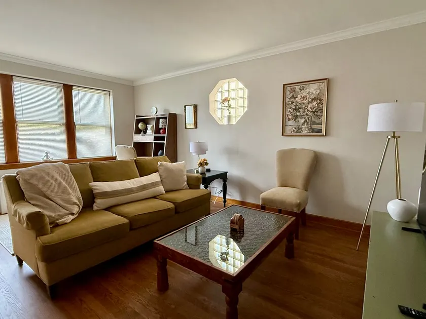 Spacious 2BR Oasis;nearChicago/OakPark/near train - Image 1