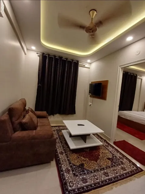 Cozy Downtown Hideaway - Image 1