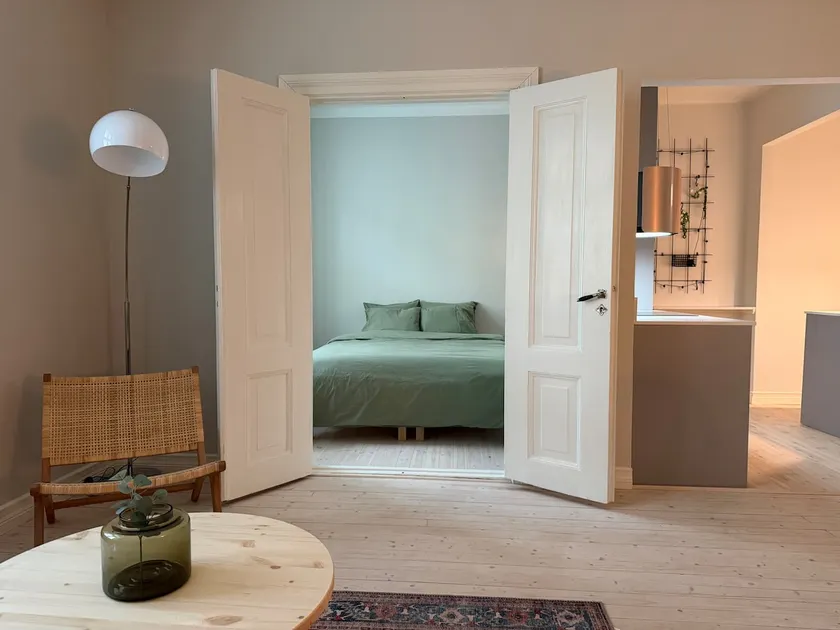 Stylish 45 m² Apartment in Taka-Töölö - Image 1