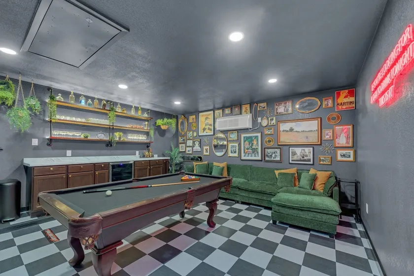 Hot Tub | Speakeasy | Basketball Court | Sleeps 12 - Image 1