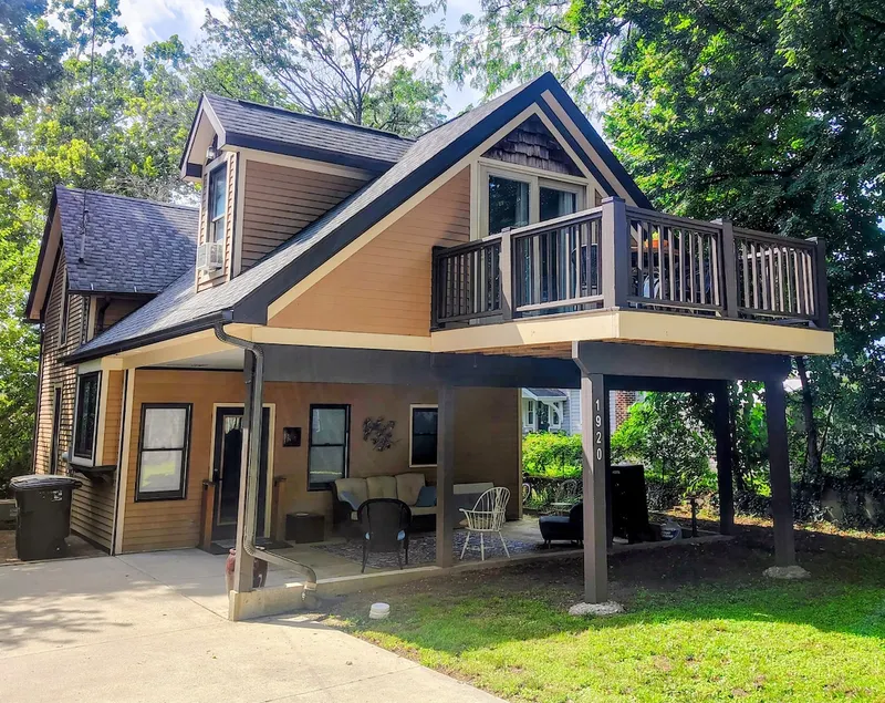 Private Suite on Wooded Lot Great Central Location - Image 1