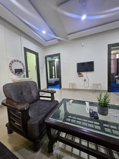 2bhk home near Charbagh railway station - Image 1