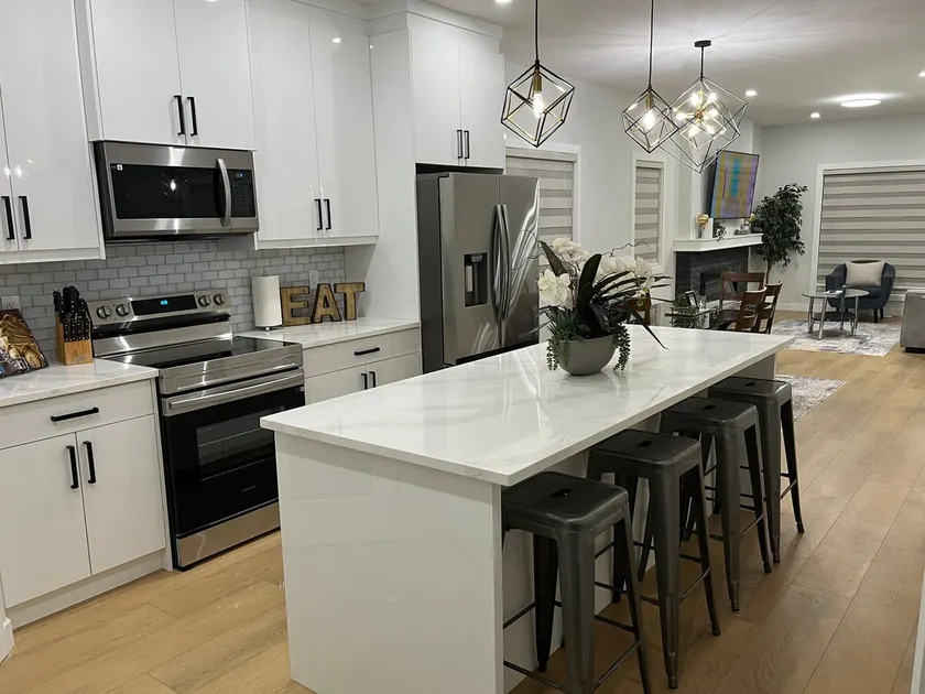 The Rochellee | Modern 3BR Luxe Stay in Rosewood - Image 1