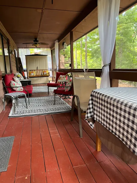 Mossy Mountain Getaway - Image 1