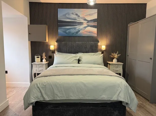 Brand new modern, quirky and stylish studio apartment - Image 1