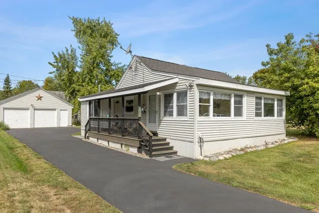 Hideaway On The Hudson - Image 1