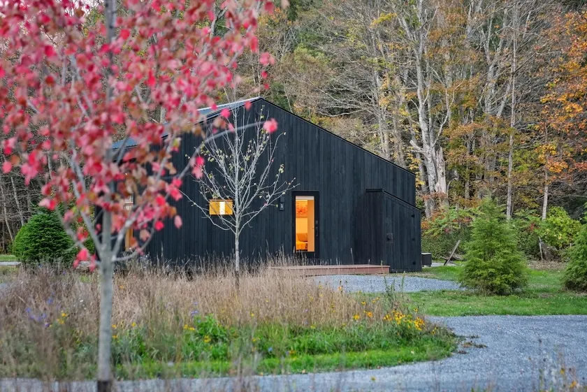 Light-filled retreat • Open layout • Fire feature - Image 1