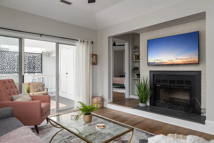 Light and Bright Condo w/POOL - WFU, Atrium Hosp - Image 1