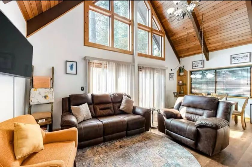 Hike, Bike, Climb! 3BR Cabin Basecamp on Large Lot - Image 1