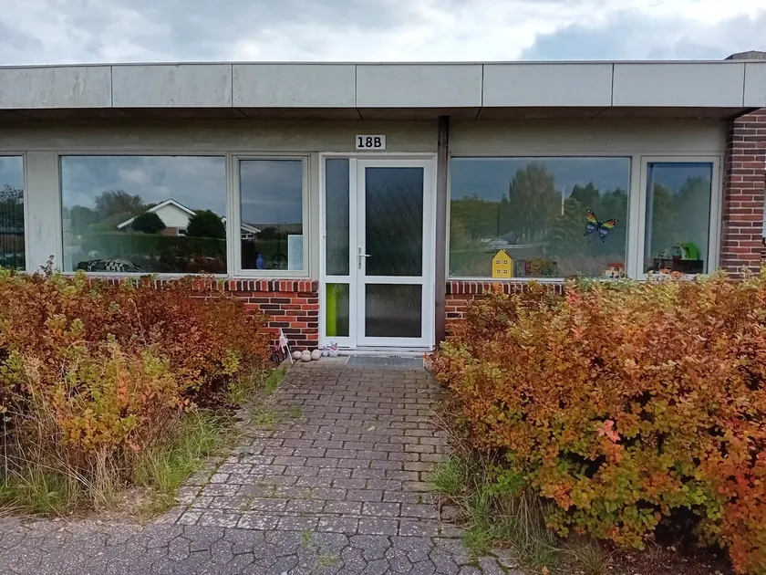 Apartment in green area - Image 1