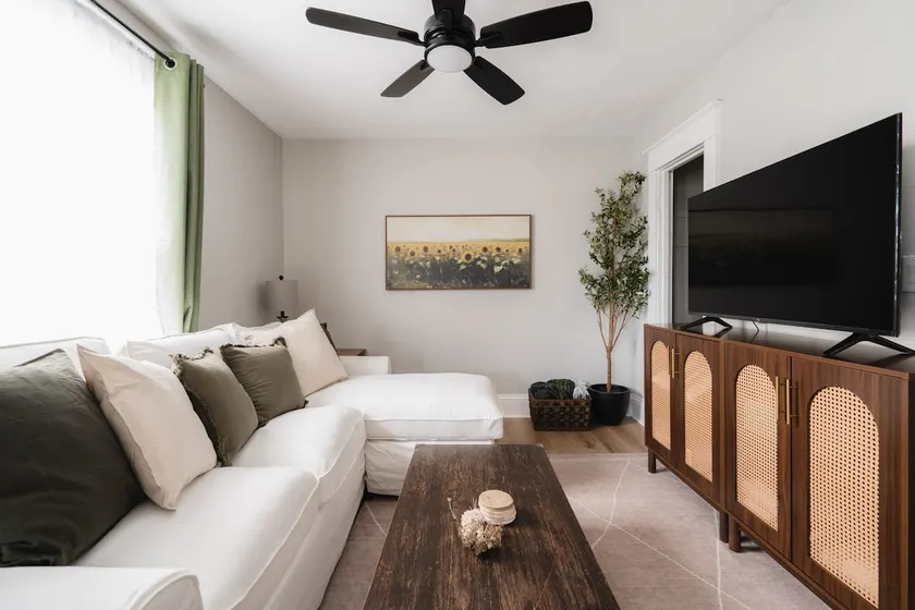 Cozy Apt | Walk to Canal & Downtown Port Colborne - Image 1
