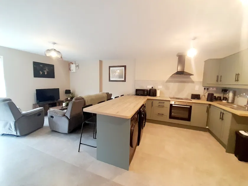 Hill Street apartment,Cloghan - Image 1