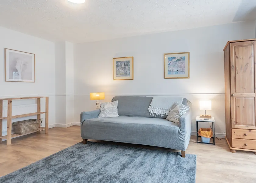 Pass the Keys Cosy home Basildon Ideal for contractors - Image 1
