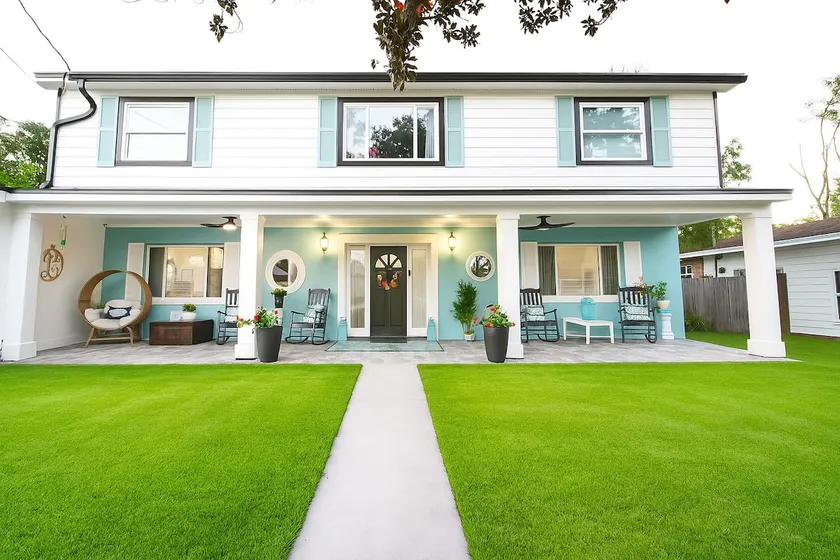 Blue Beach House - Image 1