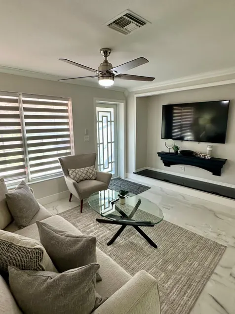 The grey pearl home - Image 1