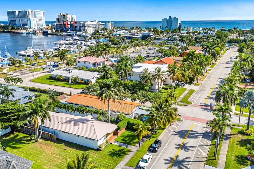 Coastal Escape in Hollywood Beach - Image 1