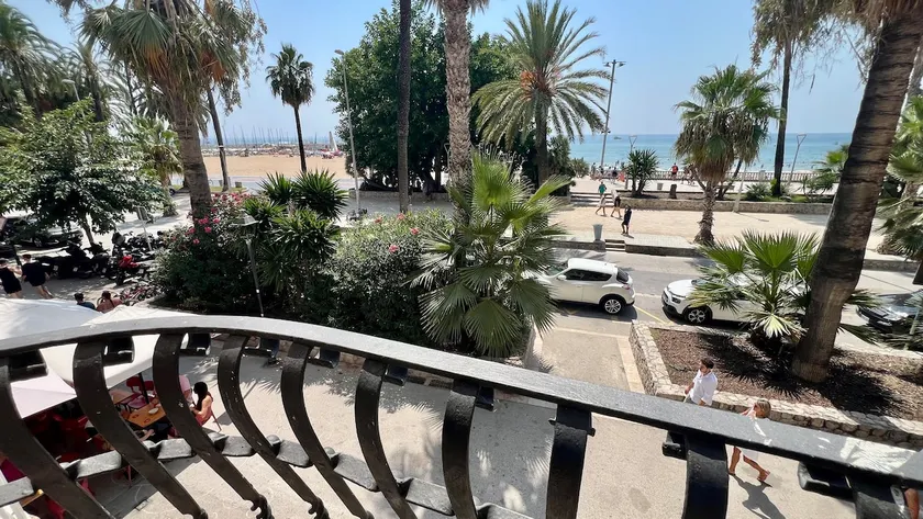 Batlló: In front of Playa de la Ribera Centro Sitges - Image 1