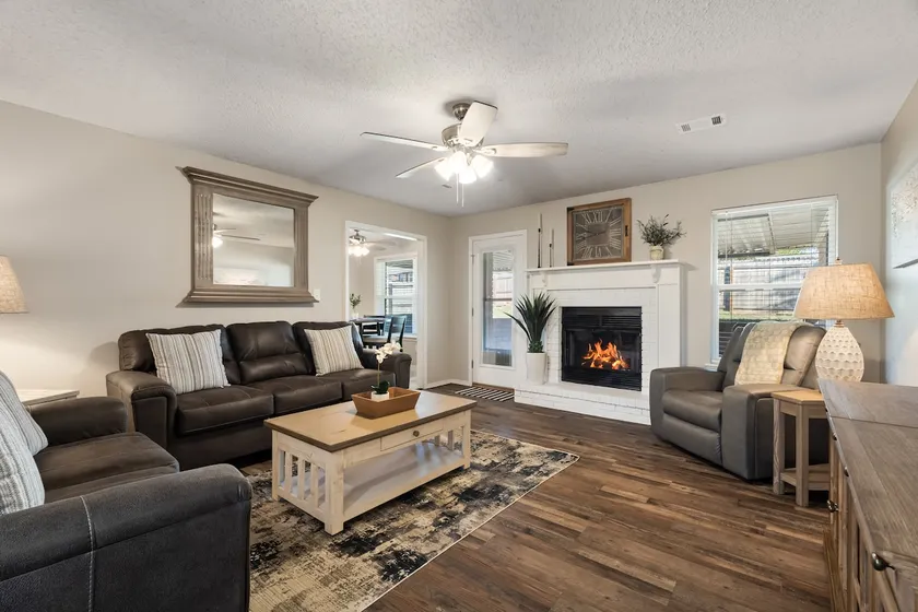 Amy Ln-Newly Remodeled Home w/ Outdoor Dining Area - Image 1