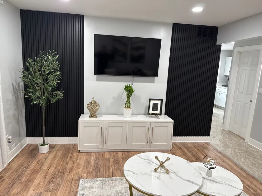 Golden Glow 1 bedroom apartment - Image 1