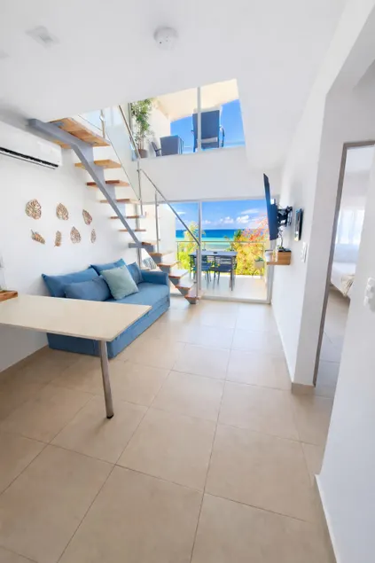 Luxury Oceanfront Penthouse w Loft and 2 Balconies - Image 1