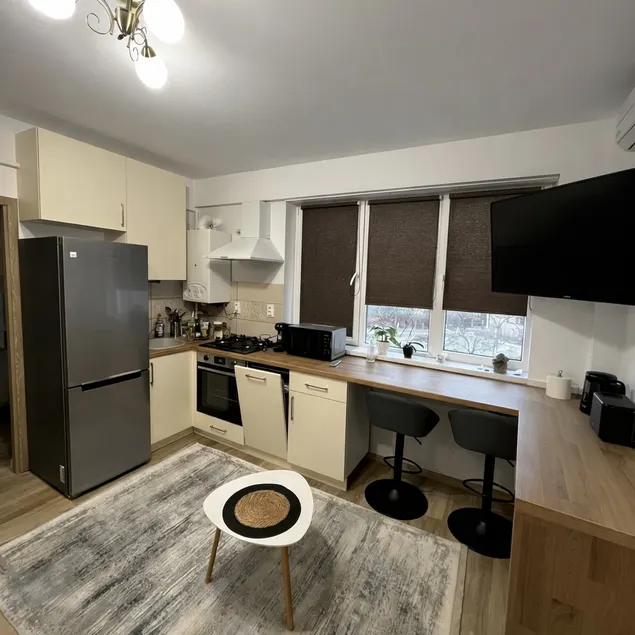 Centrally located apartment, close to the airport, parking - Image 1