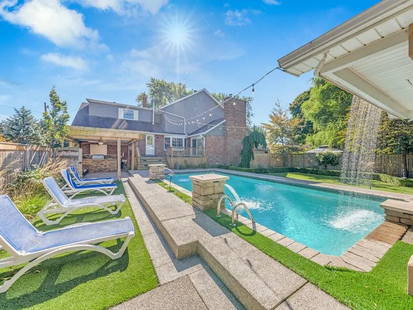 Home in Windsor/Essex - Image 1