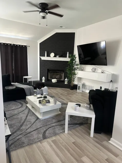 Modern Comfort: Perfect Location | Southaven, MS - Image 1