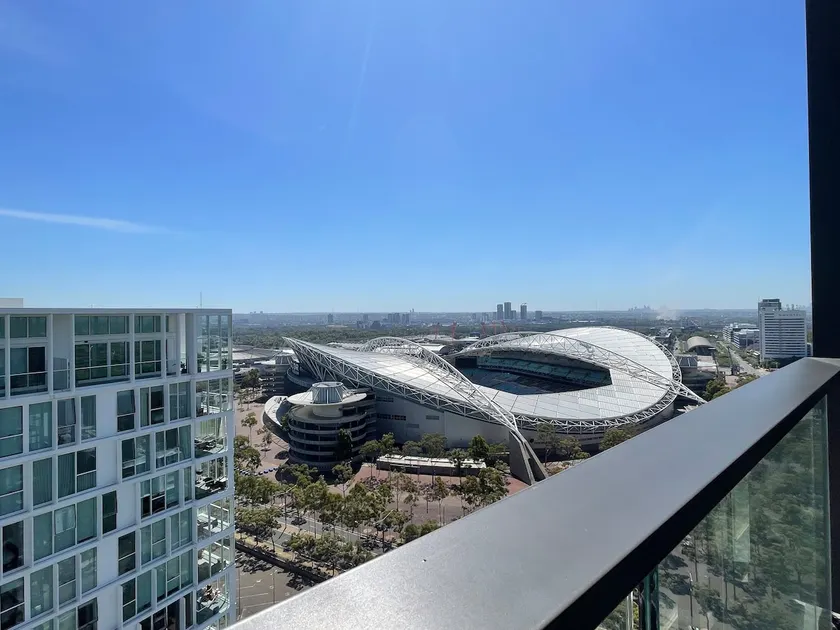 Stylish stay 3beds Apt-Walk Stadium•Skyline view - Image 1