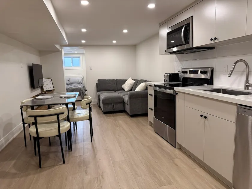 Modern 2BR Lower Level Apt by Ossington Subway - Image 1